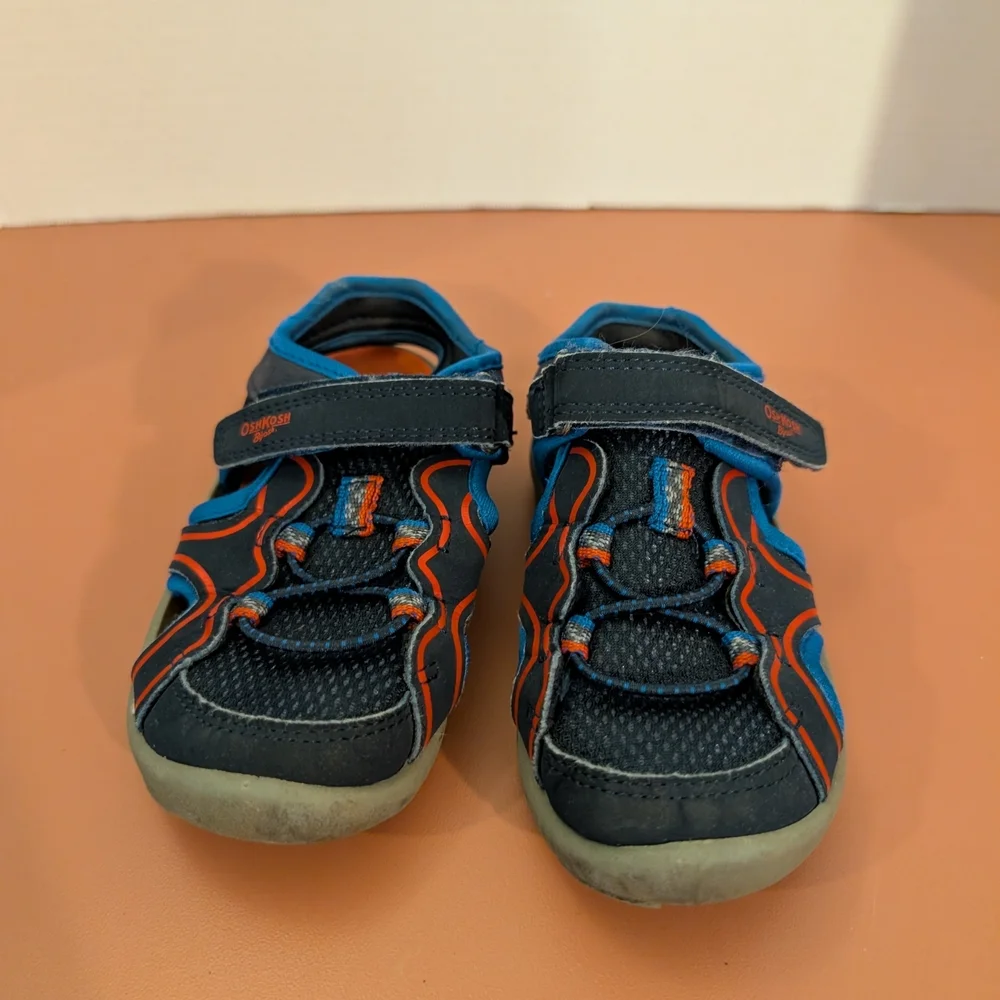 OshKosh B'Gosh Tempu Blue & Red Toddler Boy Sandals in Size 8M